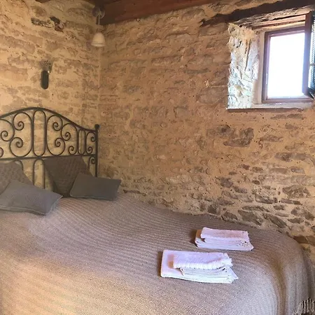 Le Four A Pain Bed & Breakfast
