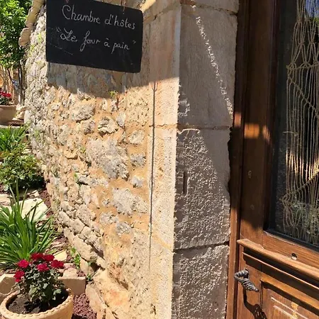 Le Four A Pain Bed & Breakfast *